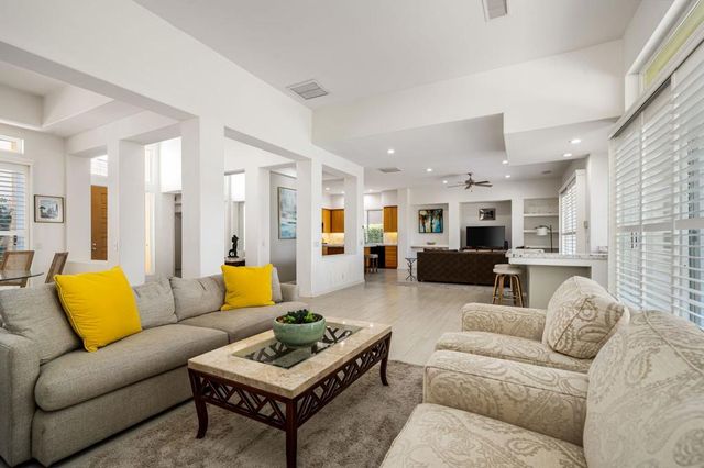 371 Tomahawk Drive, Palm Desert, CA 92211