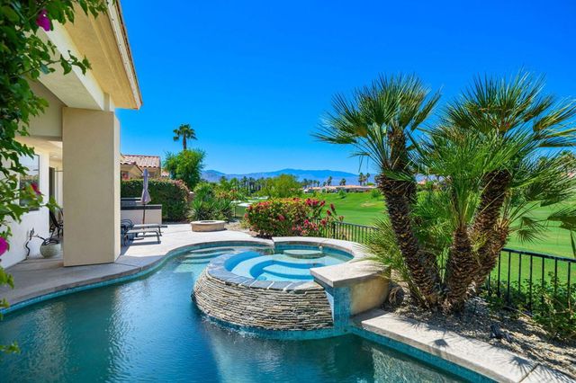 371 Tomahawk Drive, Palm Desert, CA 92211