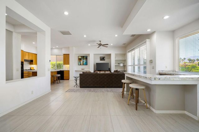 371 Tomahawk Drive, Palm Desert, CA 92211