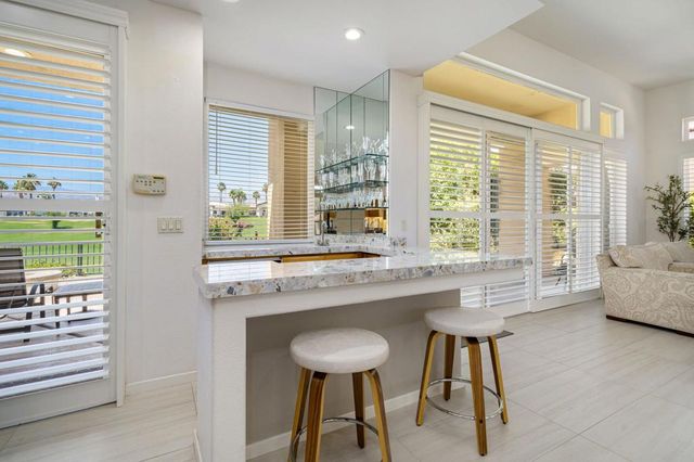 371 Tomahawk Drive, Palm Desert, CA 92211