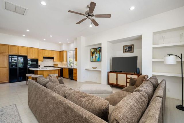 371 Tomahawk Drive, Palm Desert, CA 92211