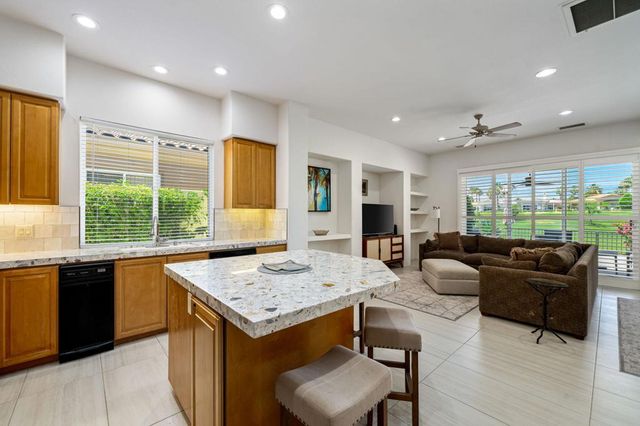 371 Tomahawk Drive, Palm Desert, CA 92211