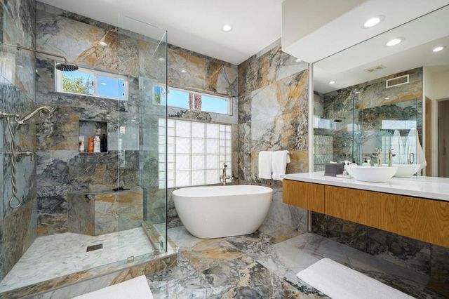 371 Tomahawk Drive, Palm Desert, CA 92211