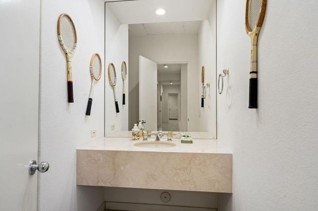 371 Tomahawk Drive, Palm Desert, CA 92211