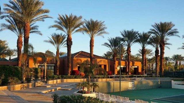 371 Tomahawk Drive, Palm Desert, CA 92211