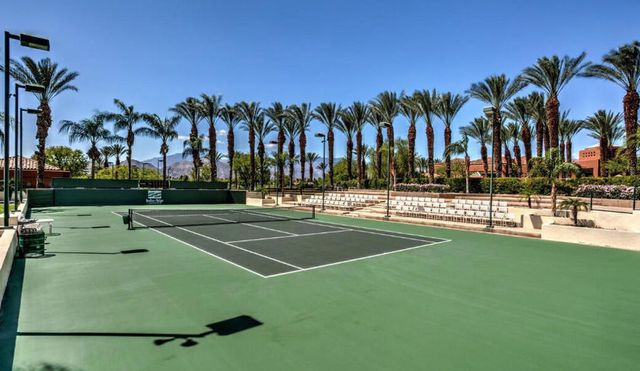 371 Tomahawk Drive, Palm Desert, CA 92211