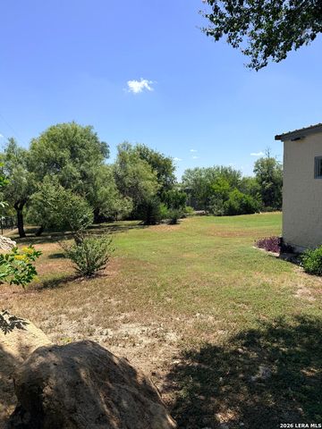 275 County Road 5634, Castroville, TX 78009