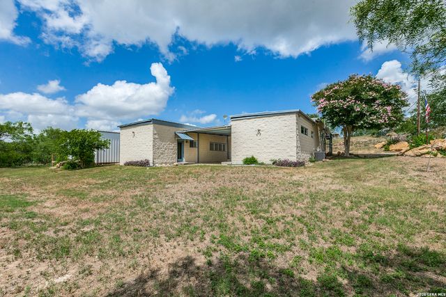 275 County Road 5634, Castroville, TX 78009