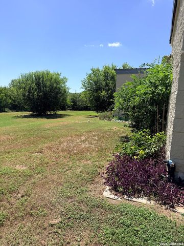 275 County Road 5634, Castroville, TX 78009