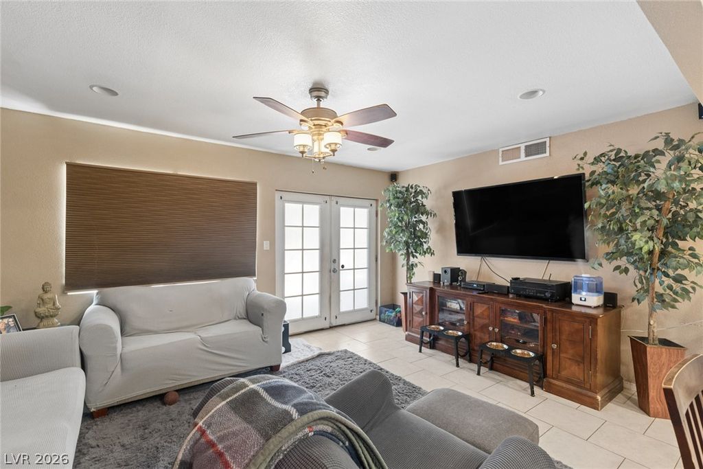 1305 North Mojave Road, Las Vegas, NV 89101 — photo 2