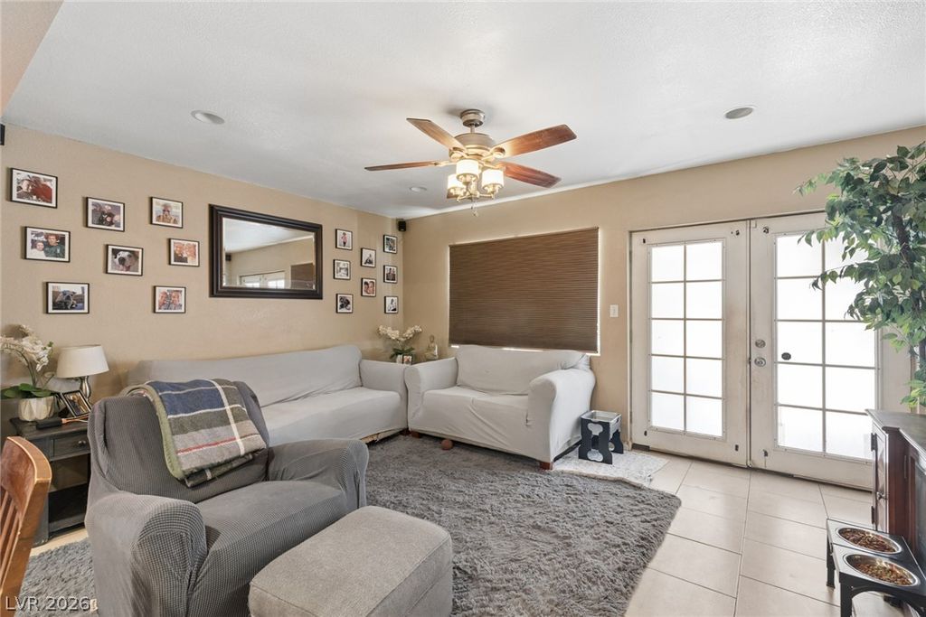 1305 North Mojave Road, Las Vegas, NV 89101 — photo 3