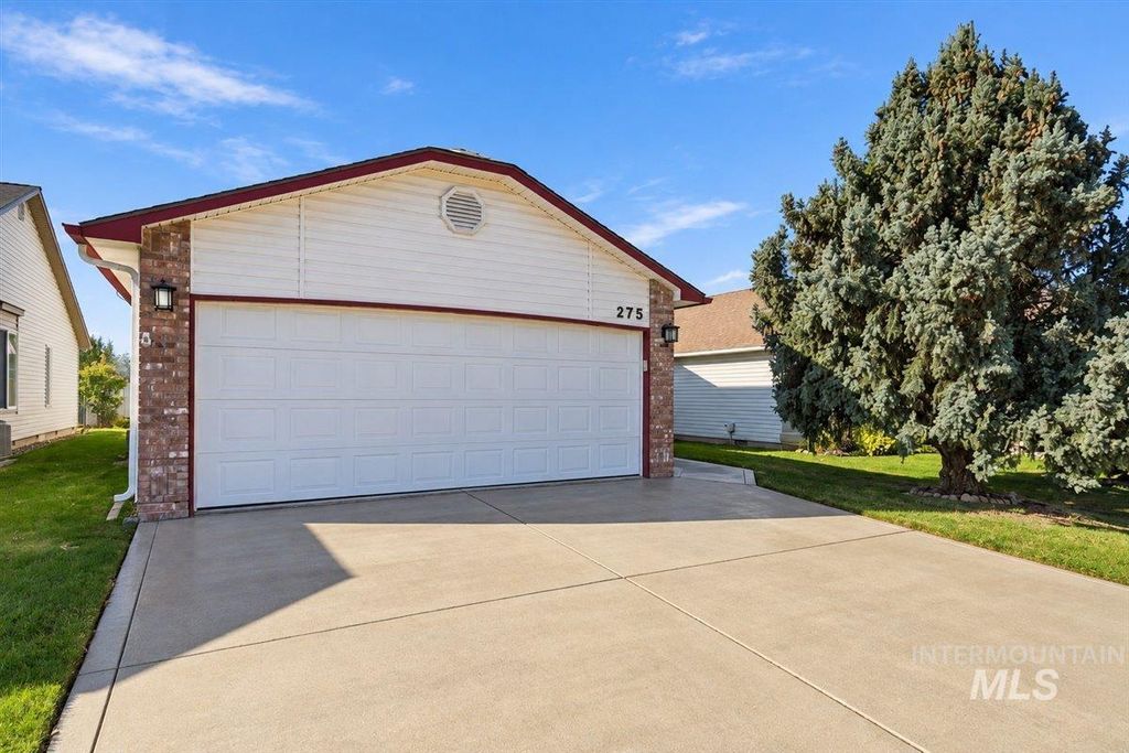 275 E Spinosa Dr, Meridian, ID 83646 photo 2
