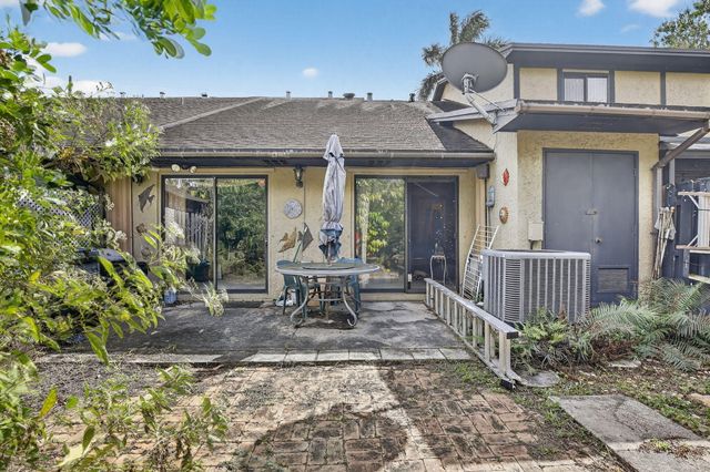 8957 NW 44th Court, Sunrise, FL 33351