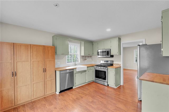 304 N Isundega Street, Westminster, SC 29693