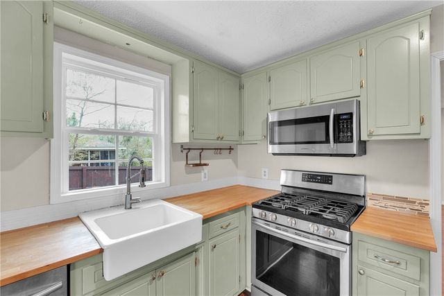 304 N Isundega Street, Westminster, SC 29693