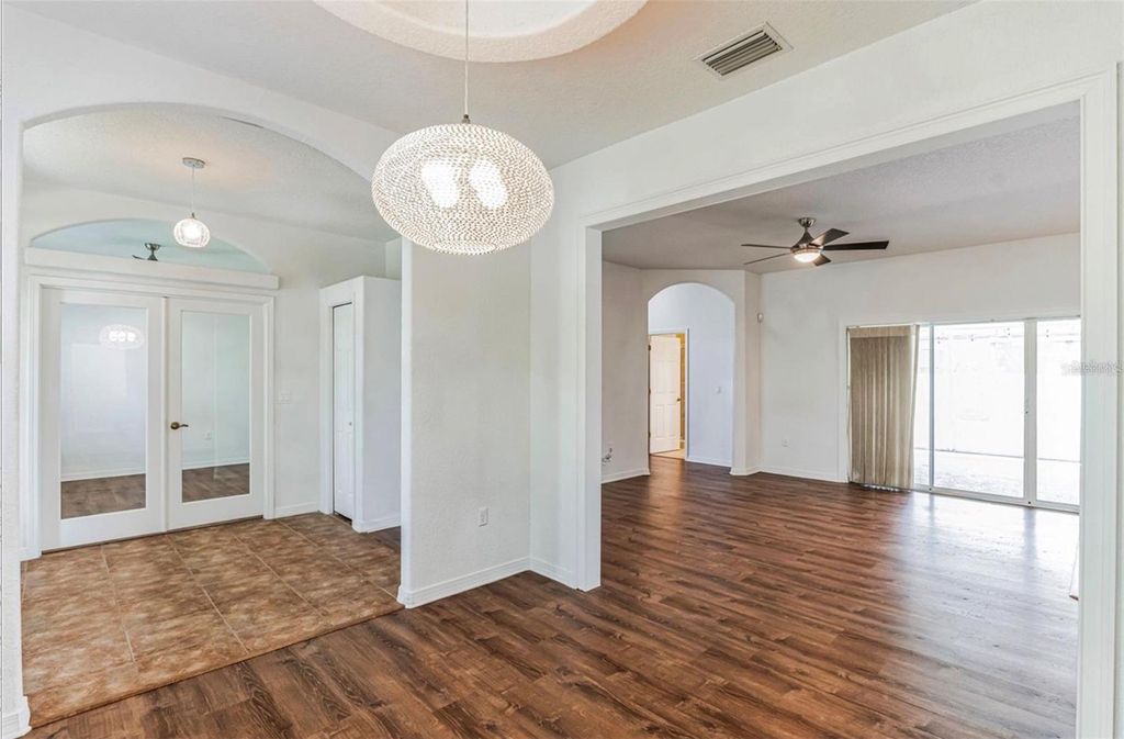 Image 4 of property listing at 4901 CULDESAC COURT, St Cloud, FL 34772