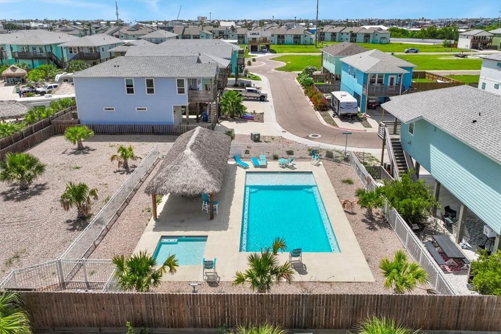 215 Port Mansfield St, Port Aransas, TX 78373 — photo 2