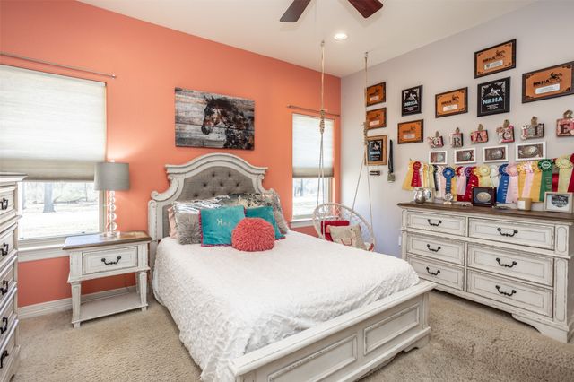 377 Quail Hill Road, Whitesboro, TX 76273