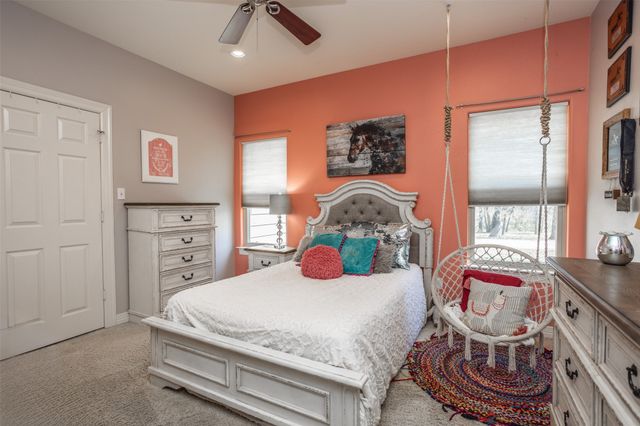 377 Quail Hill Road, Whitesboro, TX 76273