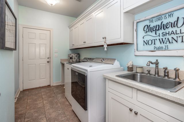 377 Quail Hill Road, Whitesboro, TX 76273