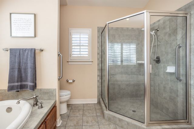 377 Quail Hill Road, Whitesboro, TX 76273