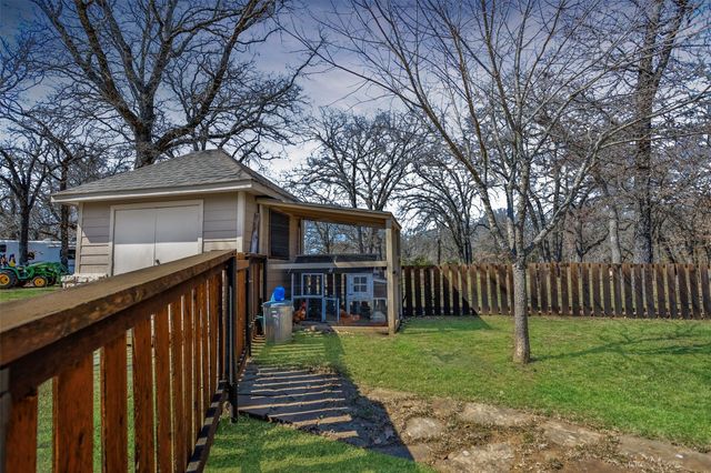 377 Quail Hill Road, Whitesboro, TX 76273