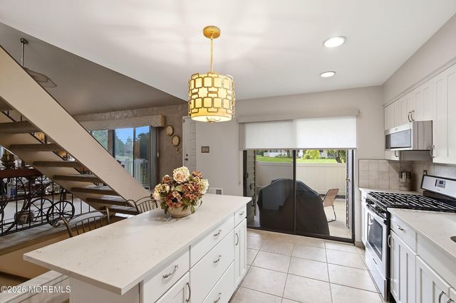 90 Cotswold Circle 310, Ocean Twp, NJ 07712