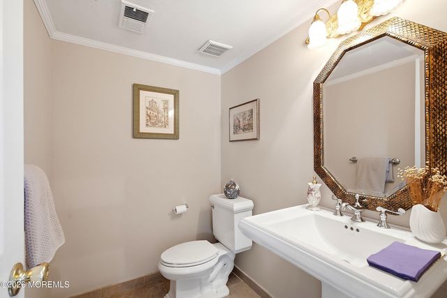 90 Cotswold Circle 310, Ocean Twp, NJ 07712