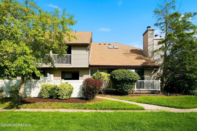 90 Cotswold Circle 310, Ocean Twp, NJ 07712