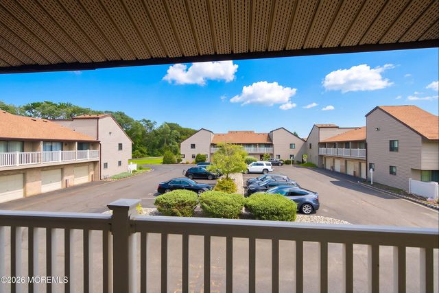 90 Cotswold Circle 310, Ocean Twp, NJ 07712