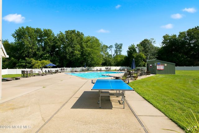 90 Cotswold Circle 310, Ocean Twp, NJ 07712