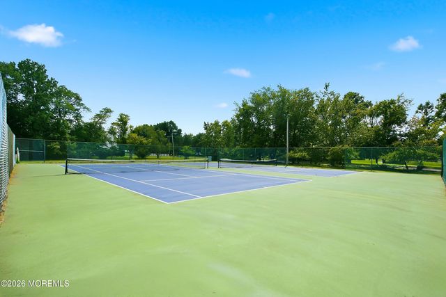 90 Cotswold Circle 310, Ocean Twp, NJ 07712