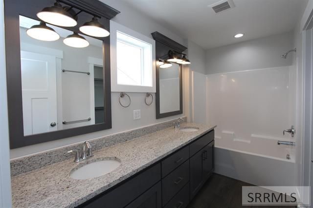 1018 Alpine Ave, Chubbuck, ID 83202