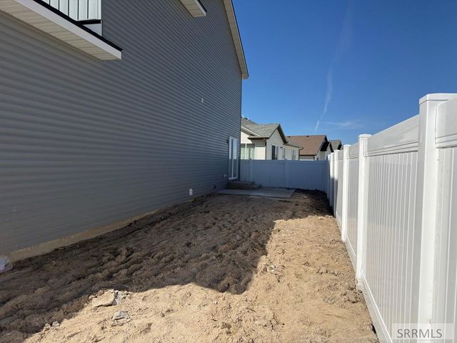 1018 Alpine Ave, Chubbuck, ID 83202