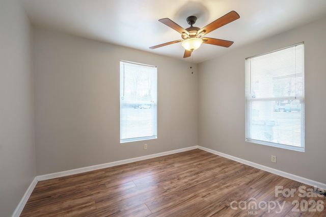 1208 N Davis Avenue, Newton, NC 28658