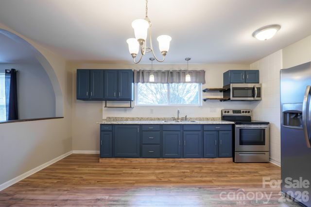 1208 N Davis Avenue, Newton, NC 28658