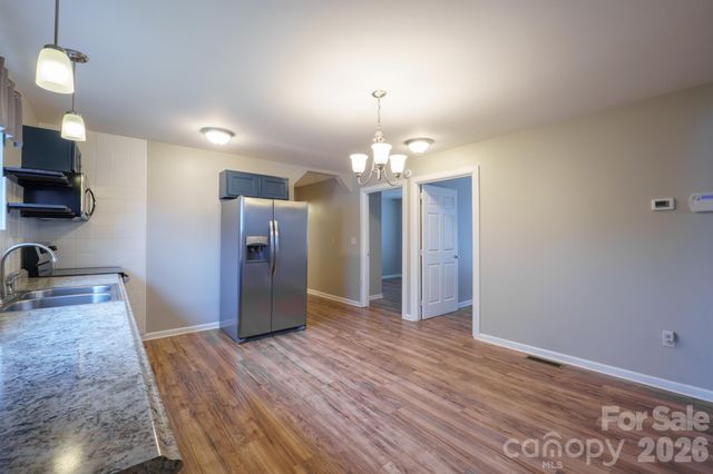 1208 N Davis Avenue, Newton, NC 28658