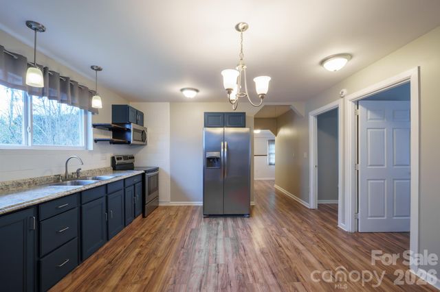 1208 N Davis Avenue, Newton, NC 28658