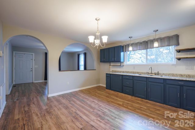 1208 N Davis Avenue, Newton, NC 28658