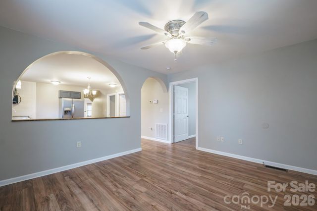 1208 N Davis Avenue, Newton, NC 28658