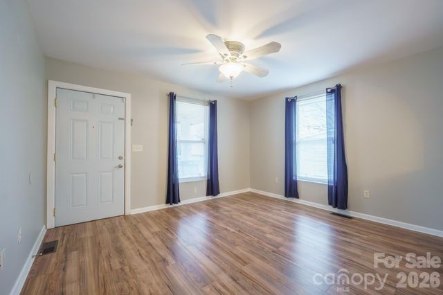 1208 N Davis Avenue, Newton, NC 28658