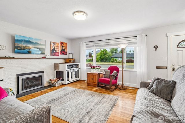 708 5th Avenue SE, Puyallup, WA 98372