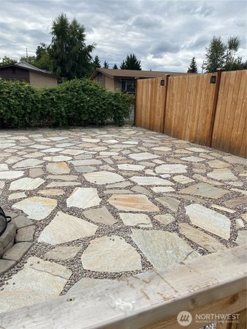 708 5th Avenue SE, Puyallup, WA 98372