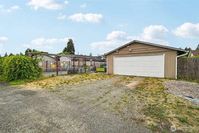 708 5th Avenue SE, Puyallup, WA 98372