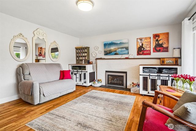 708 5th Avenue SE, Puyallup, WA 98372