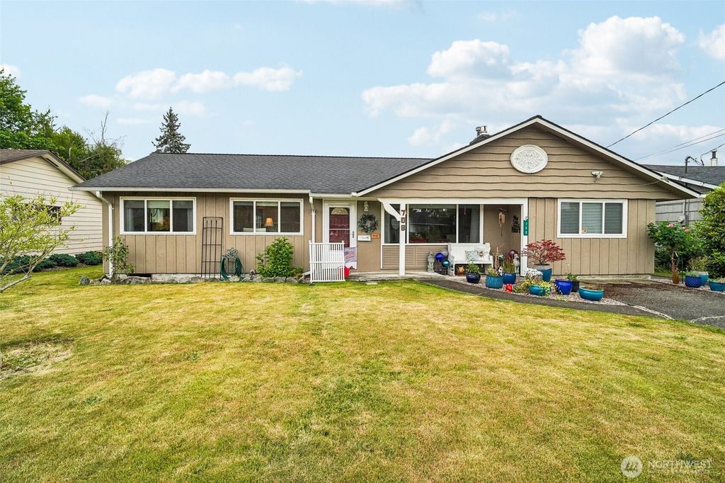 708 5th Avenue SE, Puyallup, WA 98372