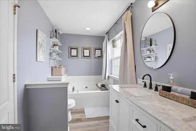 42 MISTY MEADOW DR, Reinholds, PA 17569