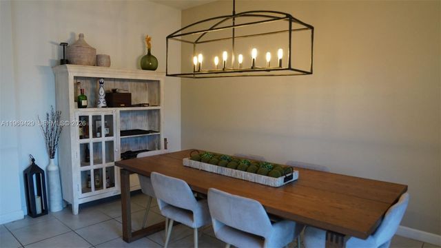 549 NW 204th St, Miami Gardens, FL 33169