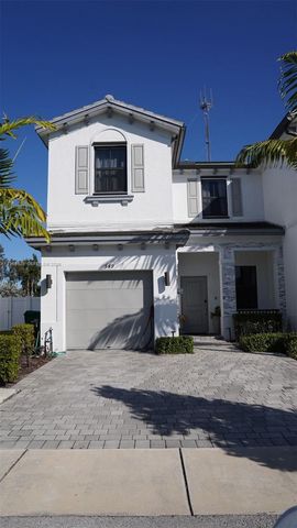 549 NW 204th St, Miami Gardens, FL 33169