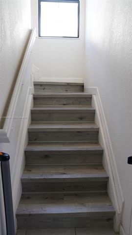 549 NW 204th St, Miami Gardens, FL 33169